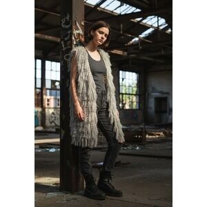 Rain Womens XL Shaggy Fringe Metallic Silver Open Knit Crochet Vest Boho Cream